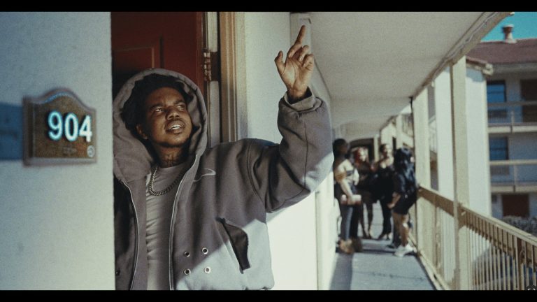 Lil Poppa – Out Of Town Bae (Official Music Video)